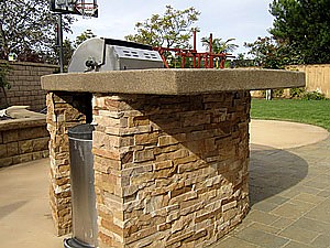 Hardscape - BBQ\'s Fireplaces & Rings