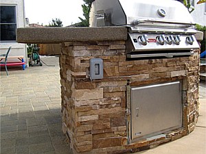 Hardscape - BBQ\'s Fireplaces & Rings