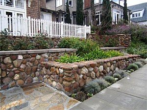 Cobble Wall w/ Concrete Cap