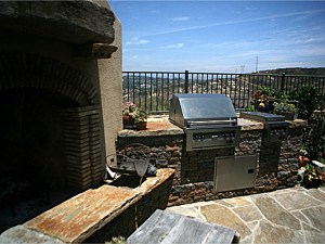 Hardscape - BBQ\'s Fireplaces & Rings