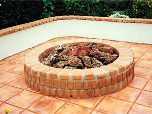 Hardscape - BBQ\'s Fireplaces & Rings