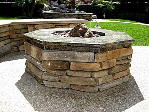 Hardscape - BBQ\'s Fireplaces & Rings